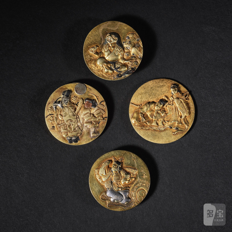 銘「民玉」、「立民」、「盛周」、「宗与」 19世紀 | QUATRE PLAQUES EN OR POUR NETSUKE KAGAMIBUTA